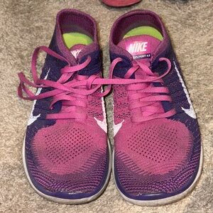 Women’s Nike sneakers